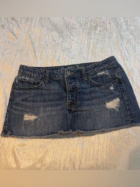 American Eagle Outfitters Dark Blue Distressed Denim Mini Skirt- Low Rise